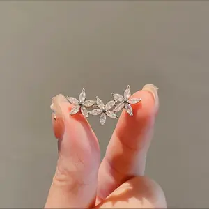 1pc High-end Niche Suit Pins Anti-walking Buttons Sweater Corsage, Elegant Star & Flower Brooch Pin Chic & Simple Design for Secure Clothing Fastening