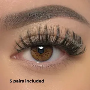 5 Pairs of “Glow” 3D Lashes, a luxurious and high-quality set of false eyelashes designed for ultimate glamour.