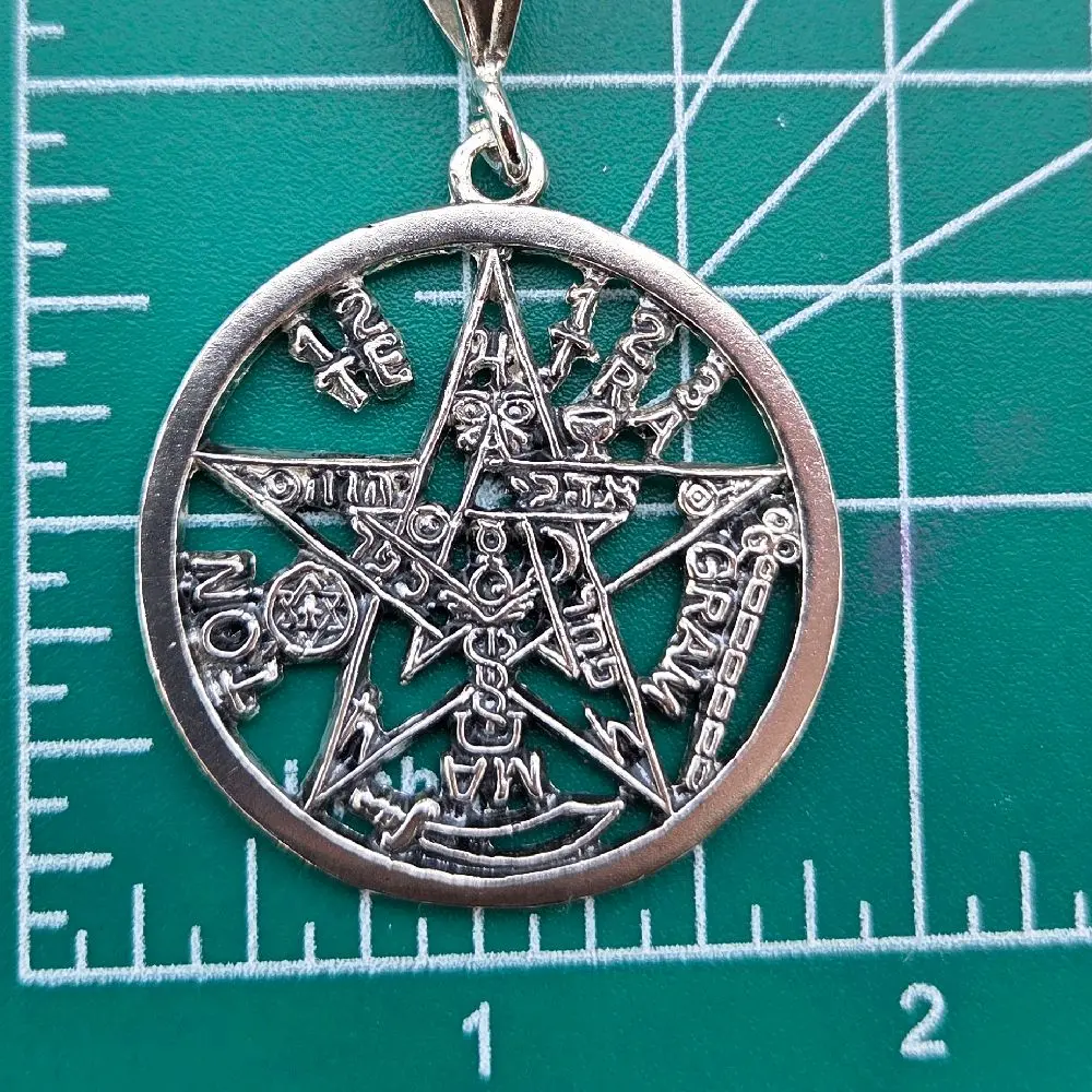 . 925 Tetragramatron