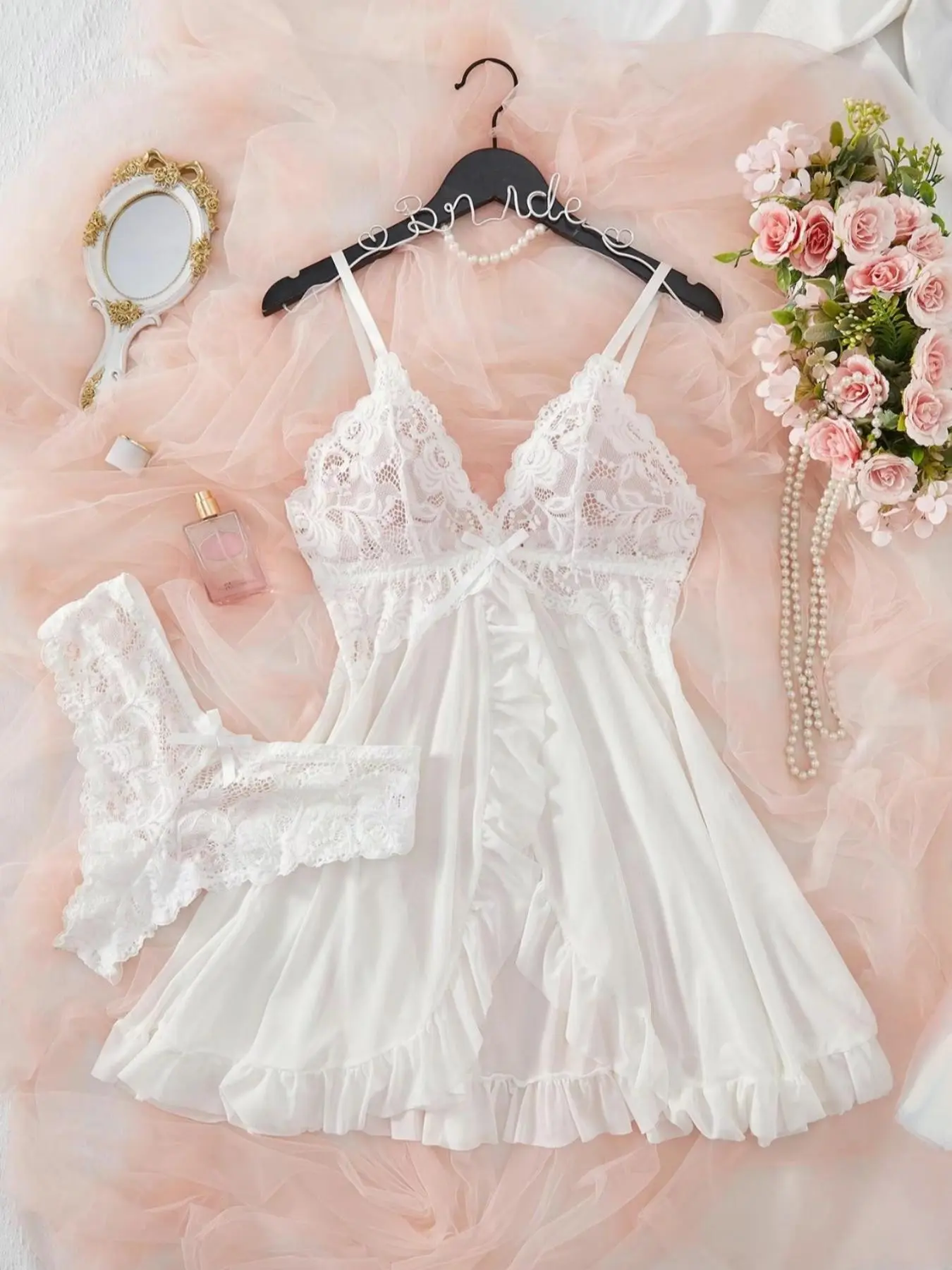 1 Count Ladies' Cute Feminine Sexy Ruffle Trim Lingerie Underwear Camisole Nightdress & Bow Decor Panty Sets, Elegance, Comfortable Floral Lace See Through Sleepwear Set, Slim-fit Spaghetti Strap Dress & Thong Set, Suitable For Holiday&Valentine's Day