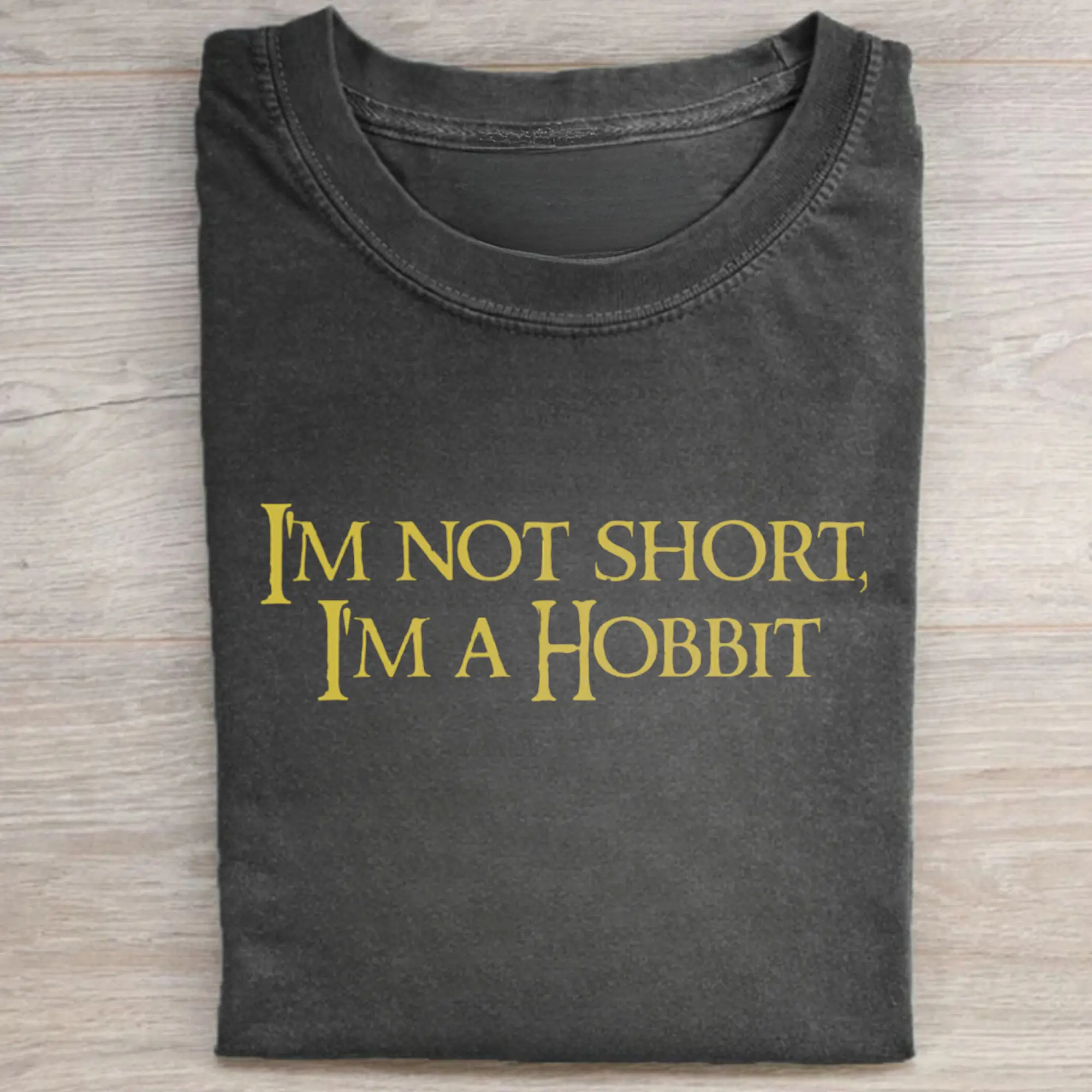 Gildan Men's Fitted Short-Sleeve Round Neck Printed Casual T-Shirt - Lord of The Rings Tolkien Middle Earth Fantasy Hobbit Graphic Top