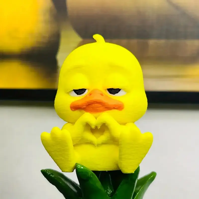 1 Count Lazy Duck with Heart Hands - Cute Duck Design 3D Printed Decor Figurine, Decoration Items, Decorative Duck Figurines, Cute Figurines, Car Desktop Decor for Car Dashboard, Desk & Home, Relaxing Gift for New Year, Birthday, Road Trips & Jeep Fans