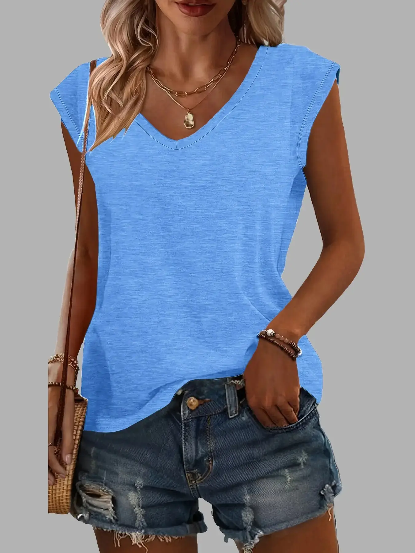 Fashionable Loose Fit Round Neck Short Sleeve Women's Basic T-Shirt Top, Perfect for Casual, Ideal for Summer Weather