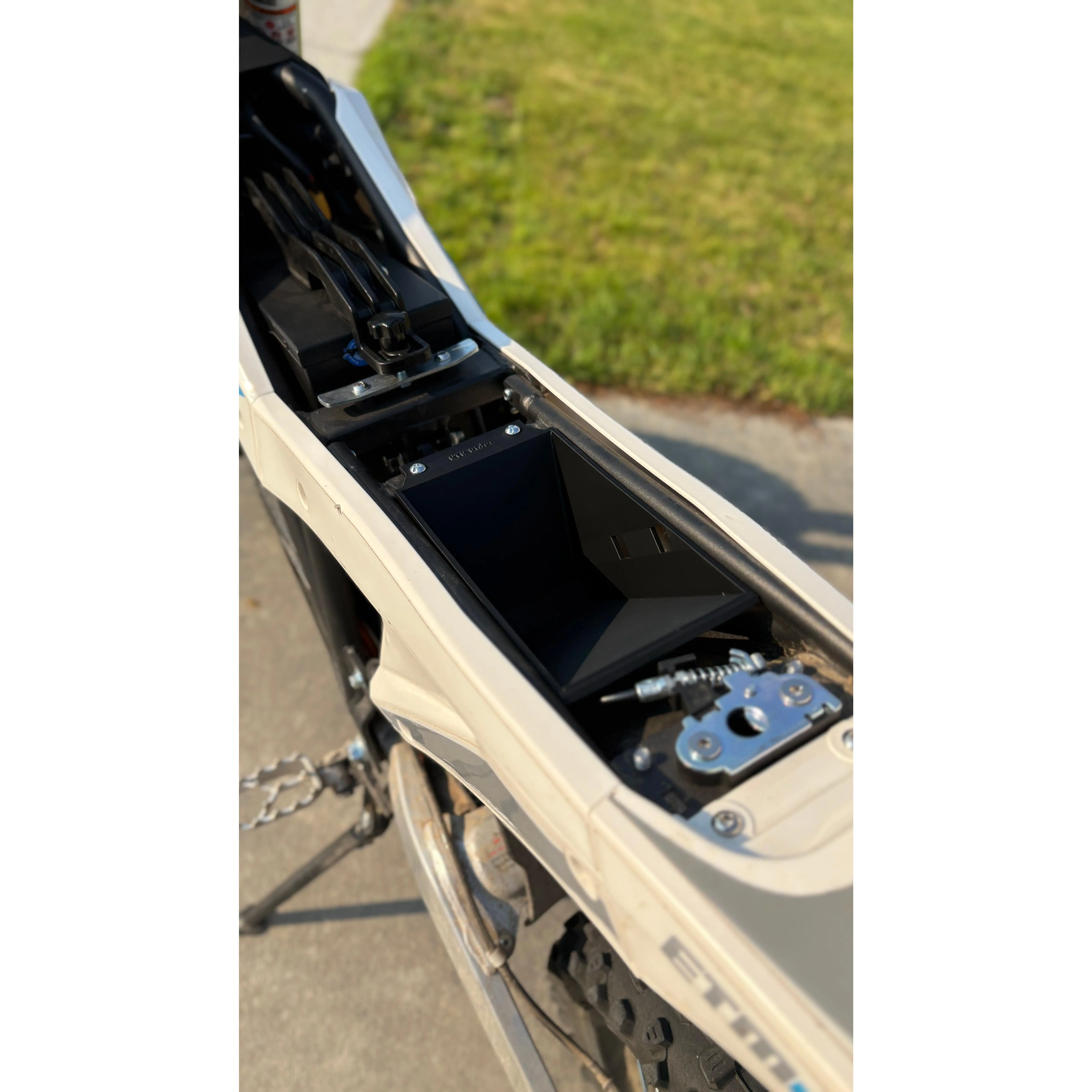 ETM RTR under seat storage PREORDER