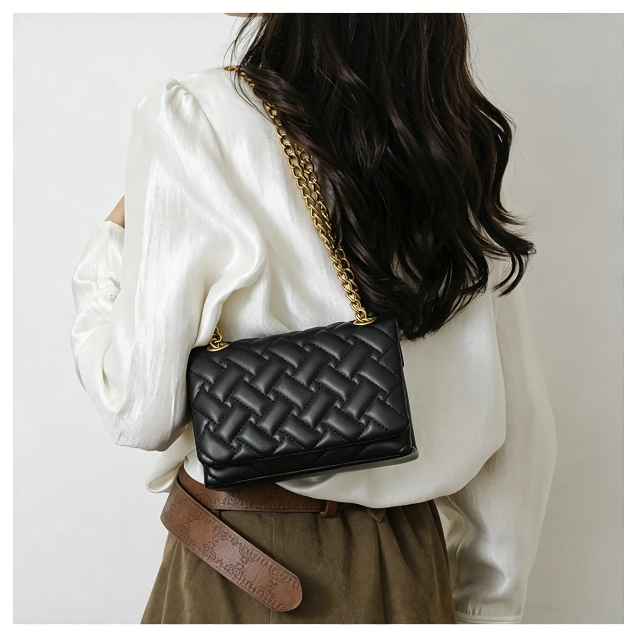 Women's Elegant Black Quilted Crossbody Bag with Gold Chain Strap, Crossbody Bags for Women, Everyday Purse with Texture Detail for Chic Look & Hands-Free Use, Bags For Everyday, Black Purse