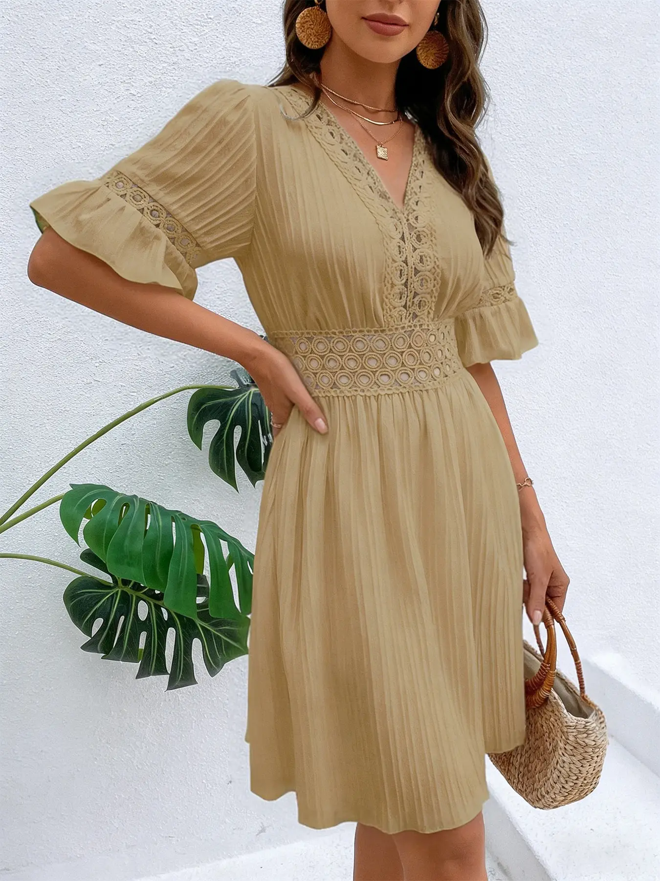 A women's solid color lace spliced flared sleeve elegant fashion V-neck waist-cinching dress, Casual Fashionable Dress, suitable for summer, daily casual wear, dates, gatherings, and vacations.