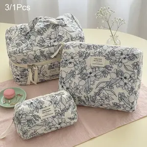 3/1 Set Quilted Travel Makeup Bag, Large Capacity Fluffy Cosmetic Bag, Washable Floral Pattern, Portable, Ideal for Women/girls Travel Gifts