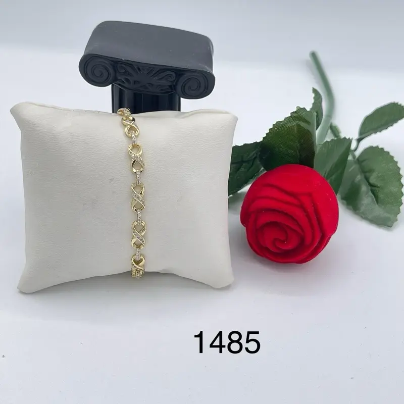 Rodriguezjewelry # 1485   Bracelet (7.5 inches)