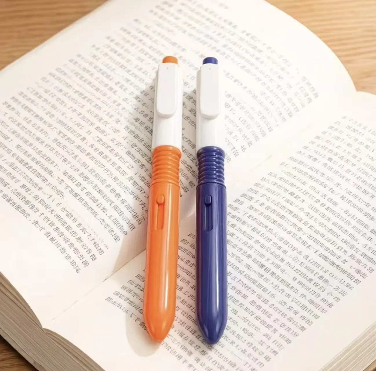 2-in-1 hidden water spray prank pen, multifunctional birthday gift for children and adults, compact car exterior decoration accessories for desk drawers and pockets