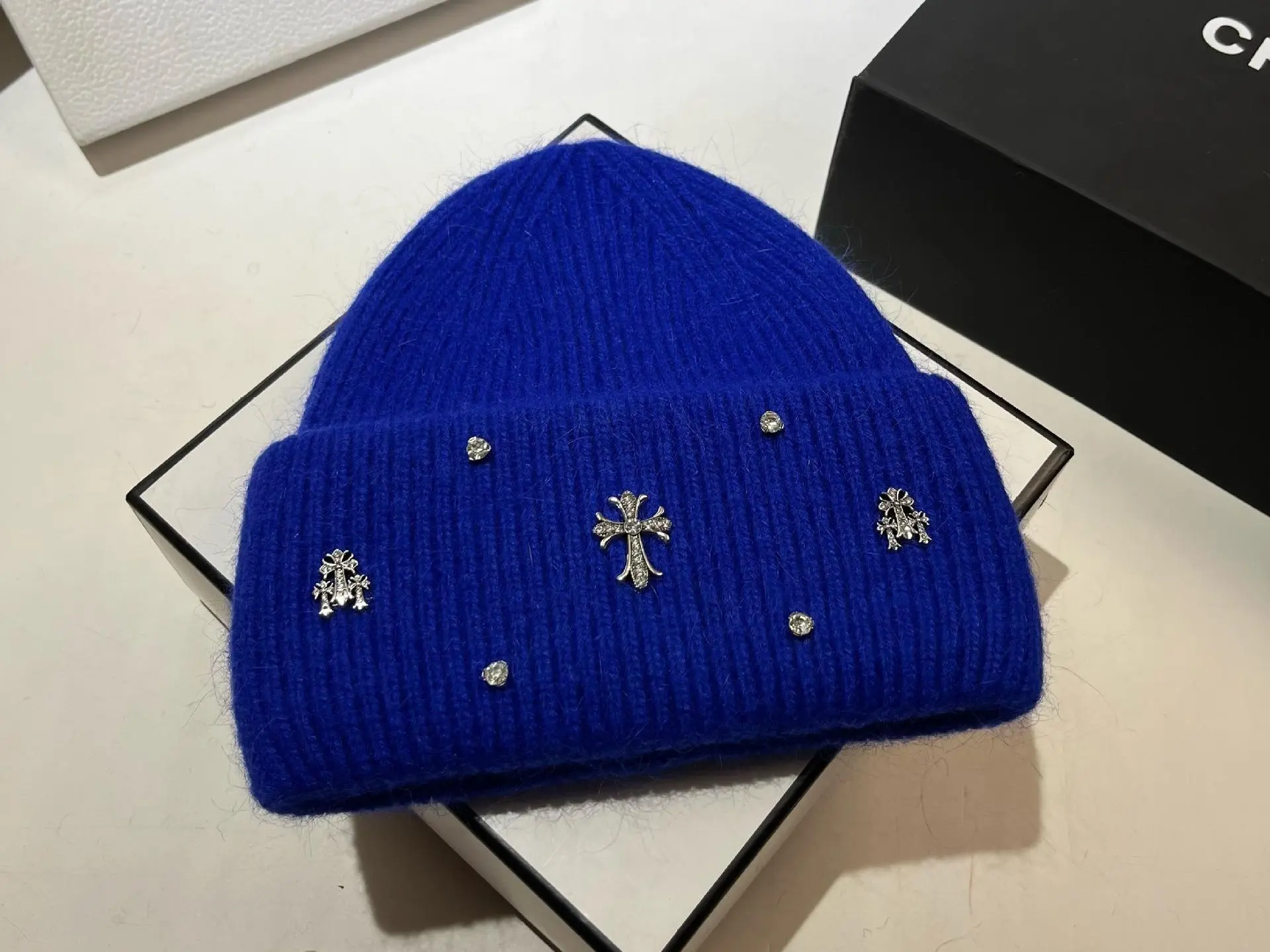 New Fashion Cross-Light Luxury Color Faux Gemstone Knitted Hat, 100% Cotton Winter Outdoor Warm Soft Waxed Plush Earflap Beanie High Quality Hat Casual Hat