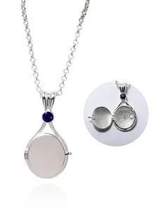 Studded Mermaid Shell Minimalist Necklace for Men Women, Flip Cover Pendant Jewelry Gift for Anime Fans, Unisex Casual All Season Accessory, Magnetic Necklace Clasps
