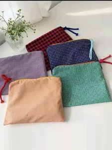 Gingham Pattern Makeup Bag, 1 Count LargeCapacity Cosmetic Storage Bag, Portable ZippelMakeup Organizer Pouch, Travel Storage Bag forWomen & Girls, Travel Cosmetic Bags, Handheld Cosmetic Pouch, Cosmetics Organizer