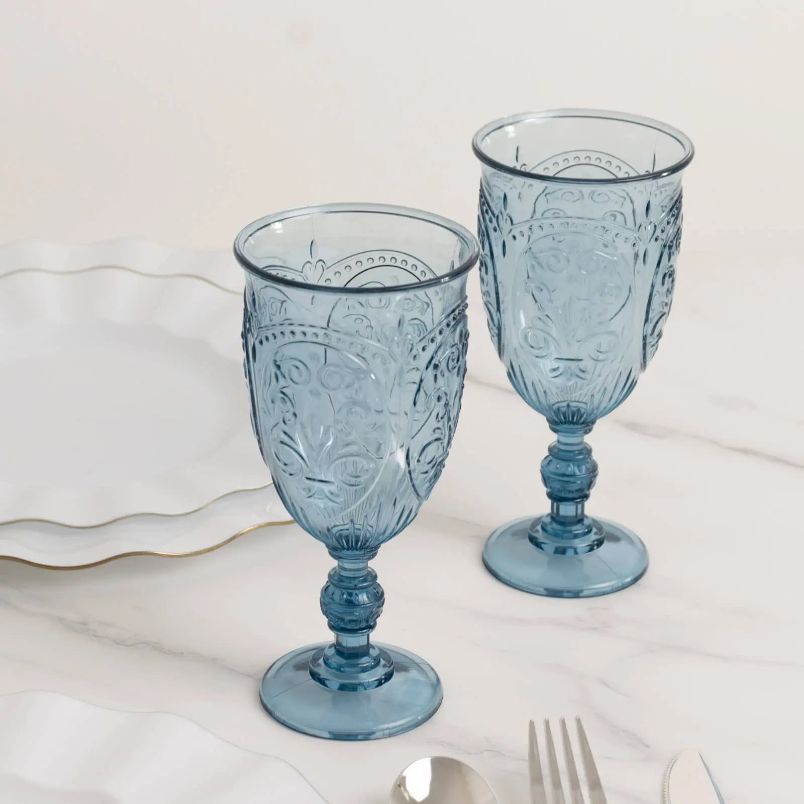24-Pack 10oz Plastic Wine Glasses - 7" Tall Transparent Dusty Blue Vintage Goblets, Retro Embossed Fashion Glasses with Decorative Accents, Elegant Kitchen Drinkware