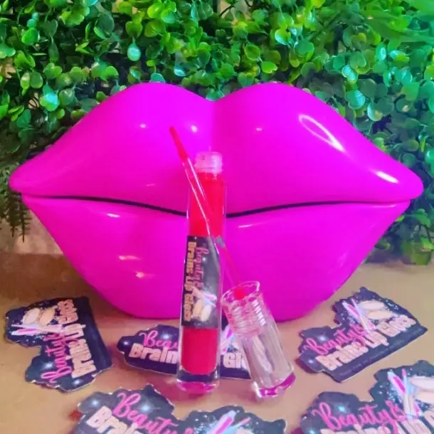 Wild strawberry lipgloss Long-lasting