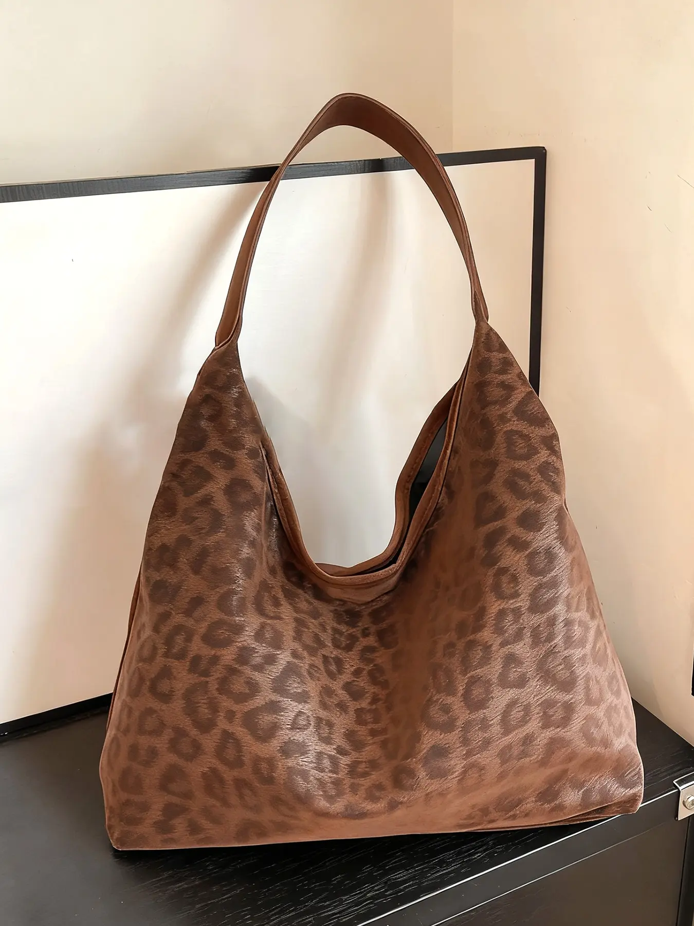 Retro fashion classic leopard print shoulder handbag, Fashionable shoulder bag, lazy style casual versatile shoulder bag, lightweight daily commuting, niche design with multiple colors to choose from, suitable for office workers, shopping and travel, etc.