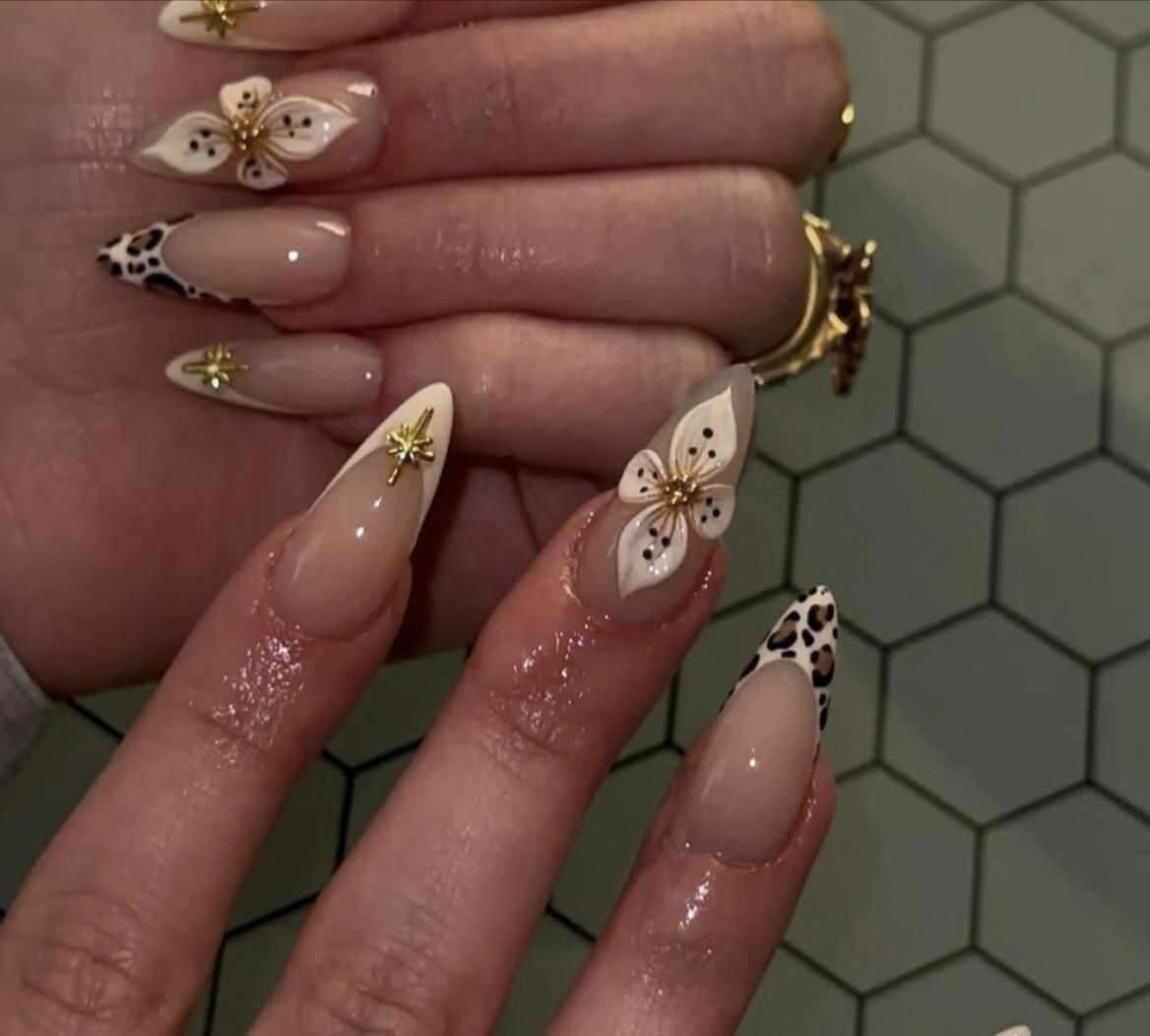 【Lucy UU】3 Styles Luxury Tropical 3D Floral Press On Nails Ocean Jellyfish Red French Silver Glitter Pink French Leopard Print Long Stiletto Shape Handmade Reusable Fake Nail For Women