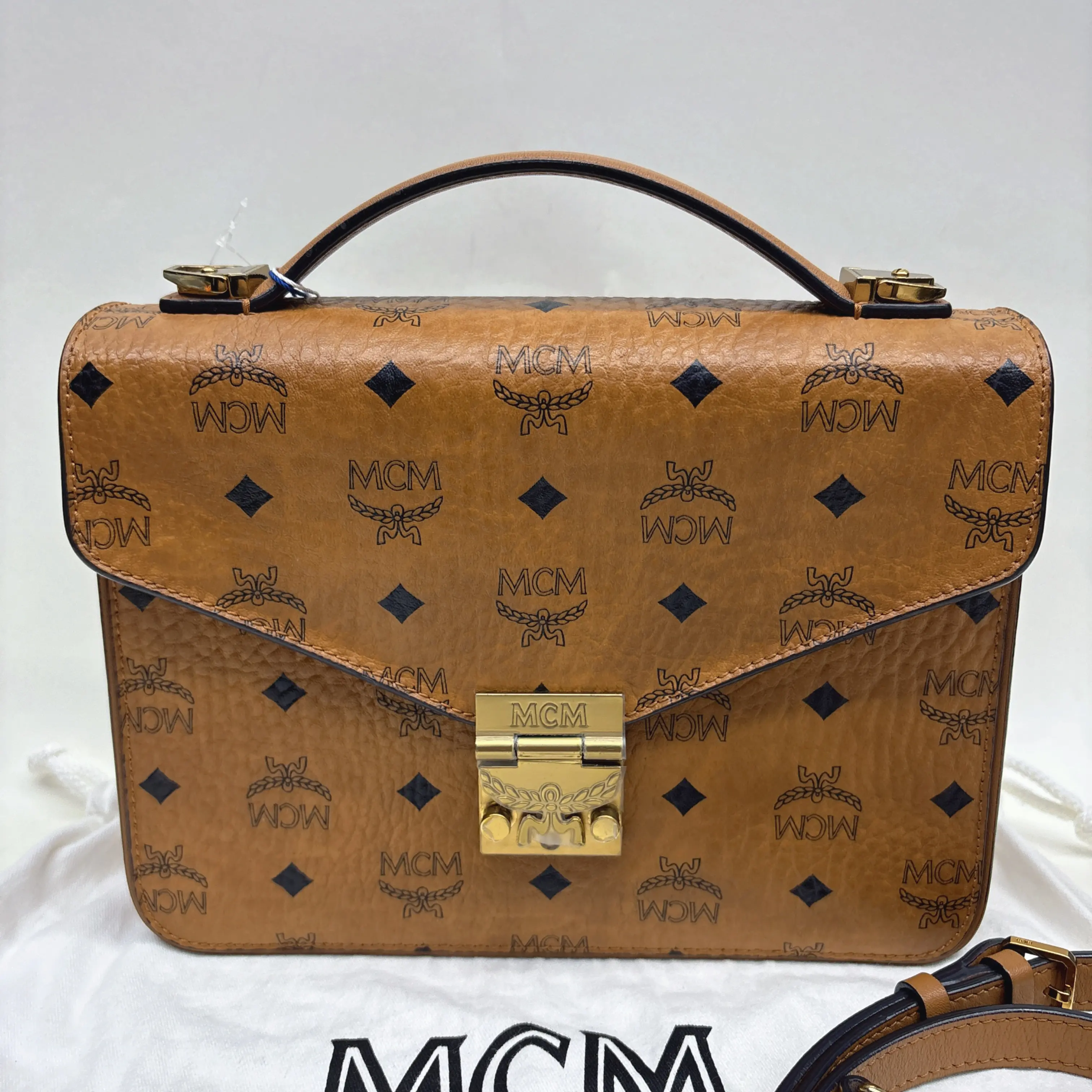 Pre-owned MCM Leather Shoulder Bags R910 Shoulder Bag C12026327996 0801