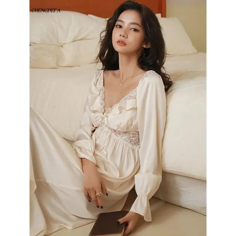 NEWCHENGDEFA Female Long-Sleeve Full-Length Silk Fabric Loungewear, French Vintage Princess Sleepwear for Spring-Autumn, Victorian Ruffled Lace Nightgown