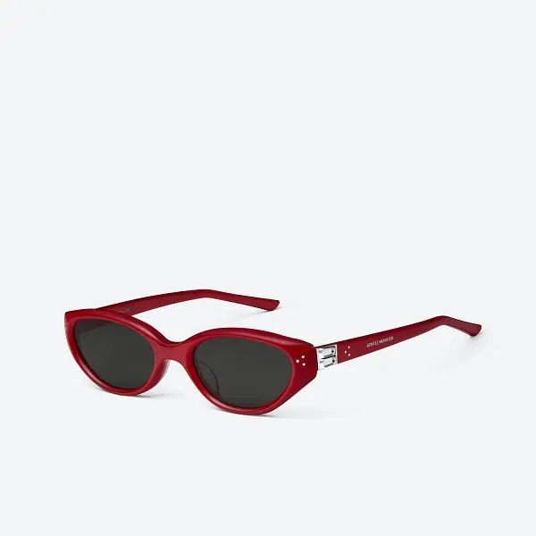 GENTLE MONSTER Vanilla R6 Red Frame Black Lenses Cat-eye Shape