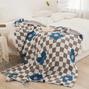 Half-velvet Checkerboard Floral Blanket, Casual Throw Blanket, Office Nap Blanket, Sofa Blanket, 1pc Bed Runner