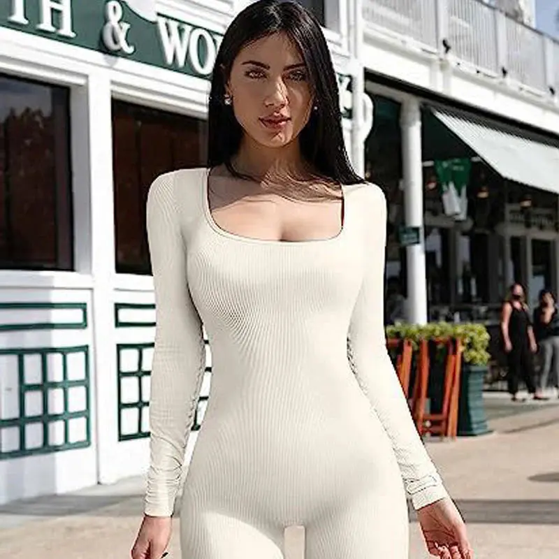 Women's Seamless Long-Sleeve Yoga Jumpsuit, Jumpsuits for Women with Bodycon Cut, Full-Length Yoga Wear Available in Multiple Colors