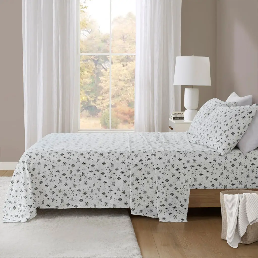 Beautyrest BR20-4668 Oversized Brushed Cotton Flannel Sheet Set, Black Snowflakes, Full Size Bed, 4-Piece, Oeko-Tex Safe, 81x96x0.13in, Four Pieces