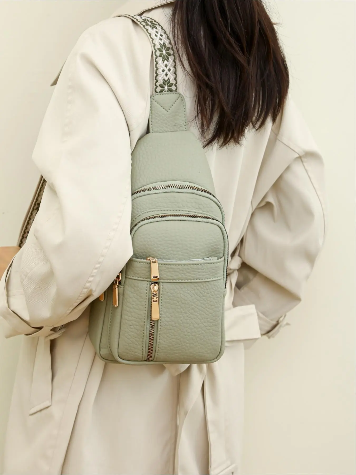 Women Solid Color PU Leather Sling Bag Casual Lightweight Crossbody Chest Bag Fashion Versatile Zipper Fanny Pack Waist Bags Fashion Waist Packs With Adjustable Strap For Daily Commute Travel Shopping Crossbody Waist Pack