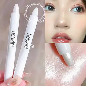 This 3-color pearlescent highlighter eyeshadow stick features waterproof matte glitter, is easy to apply, and can be used on the under-eye crease. Glitter Shimmer Eyeshadow