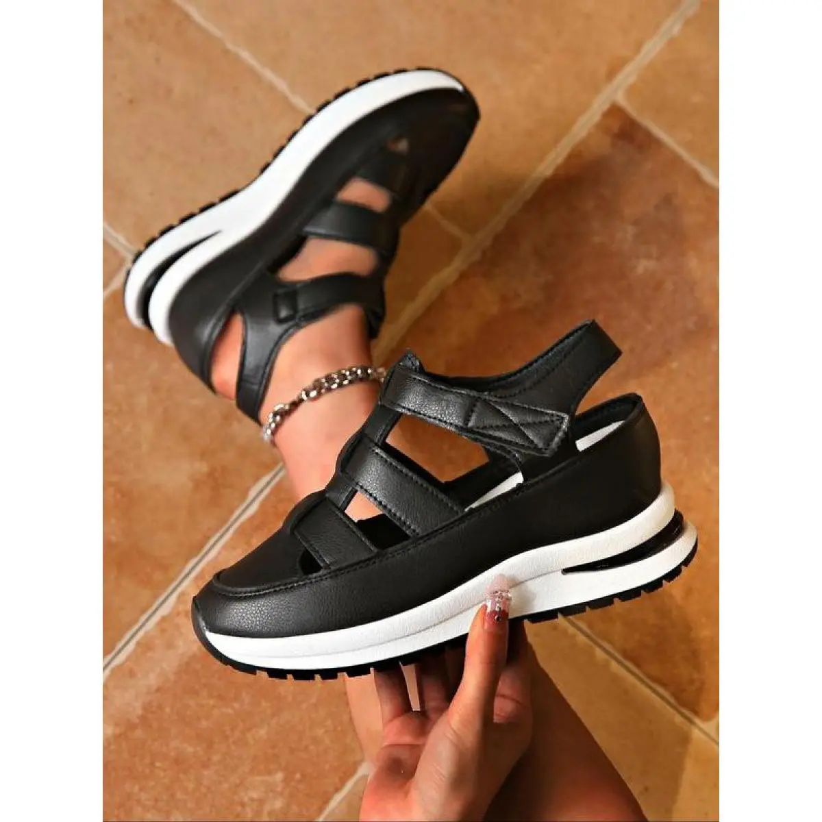 Women's Fashion Platform Sandals - Platform Sole, Solid Color, Hook & Loop Straps, Comfortable Lightweight Casual Footwear, 1 Size for Summer Daily Wear & Casual Walk (Sports & Outdoor Accessories), Velcro Strap