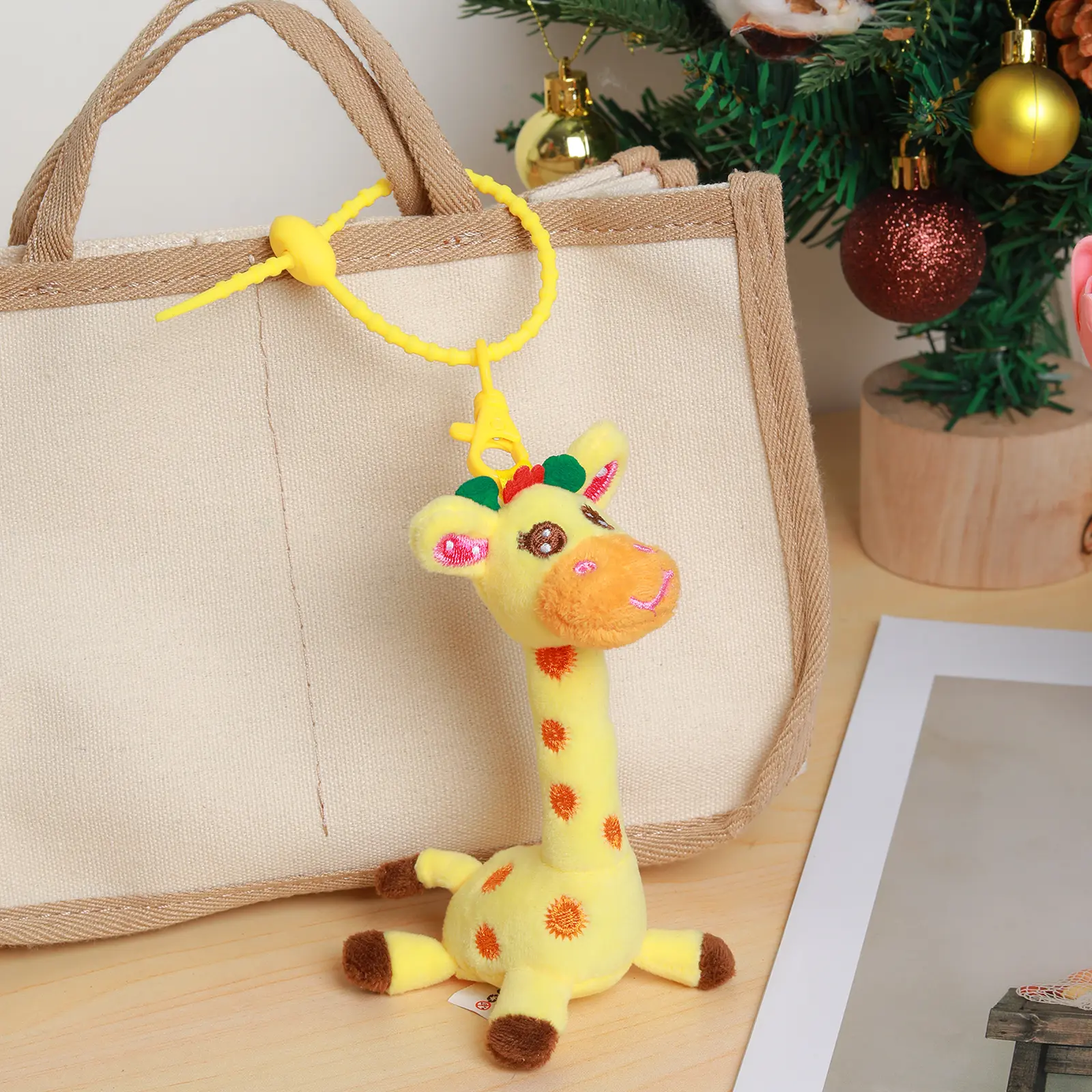 Cute Giraffe Plush Keychain Soft Stuffed Animal Keyring For Backpack Purse Adorable Zoo Animal Key Chain Charm Gift For Kids Adults No Dancing