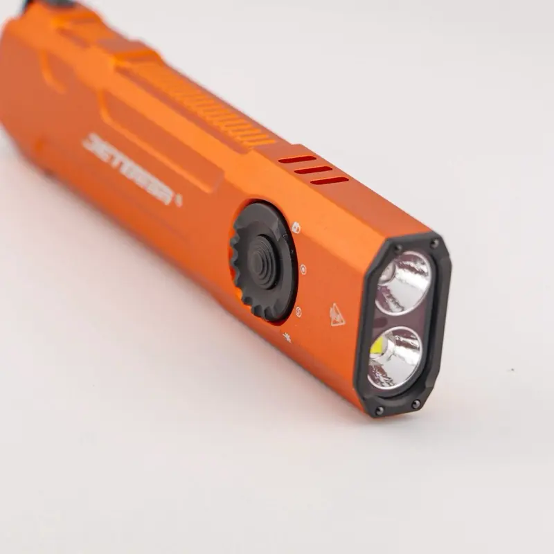 JETBEAM E26 UV KUNAI 2000 LUMEN FLASHLIGHT