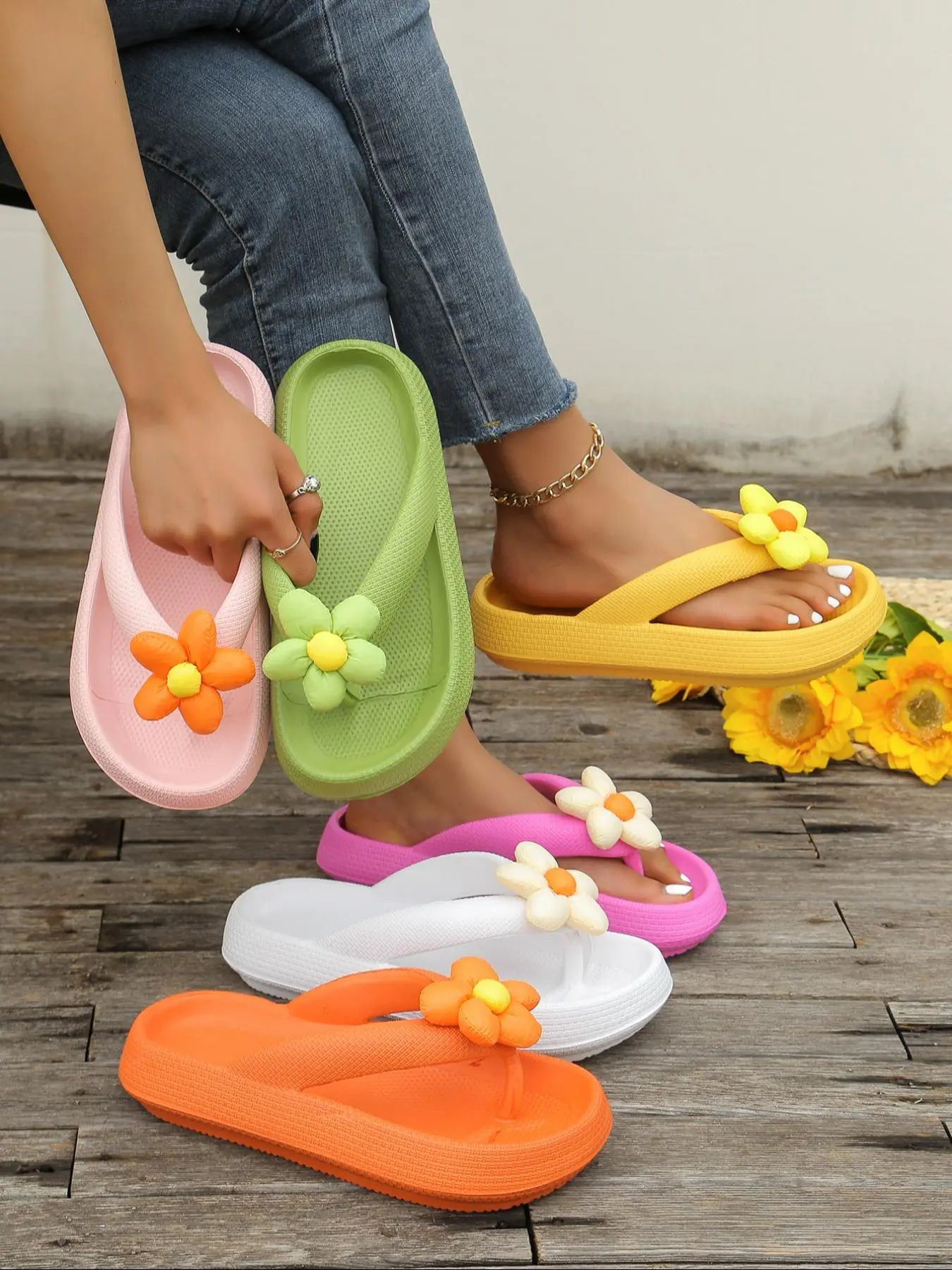 Women's Cute Flower Decorated Slides, Casual Comfortable Home Slippers, Non-slip Slippers for Indoor & Outdoor Wear, Flipflop, Summer Footwear, Summer Flat