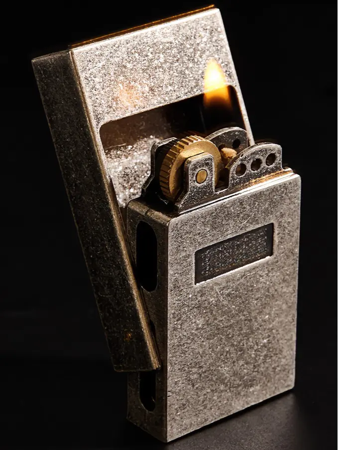 Slide-open decompression kerosene lighter, retro classic grinding wheel lighter, retro metal kerosene lighter