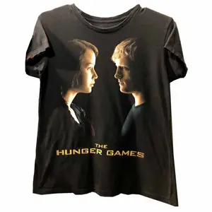 The Hunger Games 2012 T-shirt, Movie Film Katniss Peeta