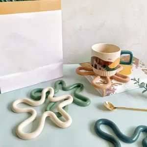 2pcs Abstract Coral Silicone Insulated Placemats, Heat Resistant Coffee Cup Mats, Home Kitchen Bowl Pads, Pot Holders, Plate Mats