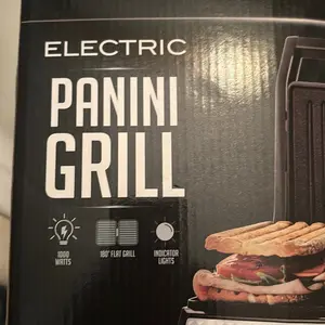 OVENTE Nickel Brushed Electric Panini Press Grill with Drip Tray, 1000 Watts, 180 Flat Grill, Indicator Lights, Model GP0620