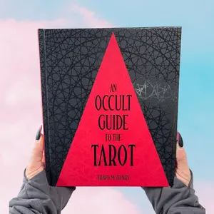 Travis McHenry Occult Guide to the Tarot - Comprehensive Introduction for Beginners, Card-by-Card Guide, Modern Insights, Empowerment Through Divination