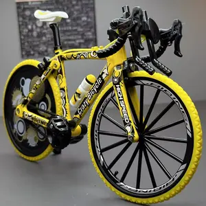 1:8 Scale Off-road Mountain Bike Model Miniature Toys Alloy Diecast Shock Absorption Doodle Road Racing Bicycles Kids Gifts