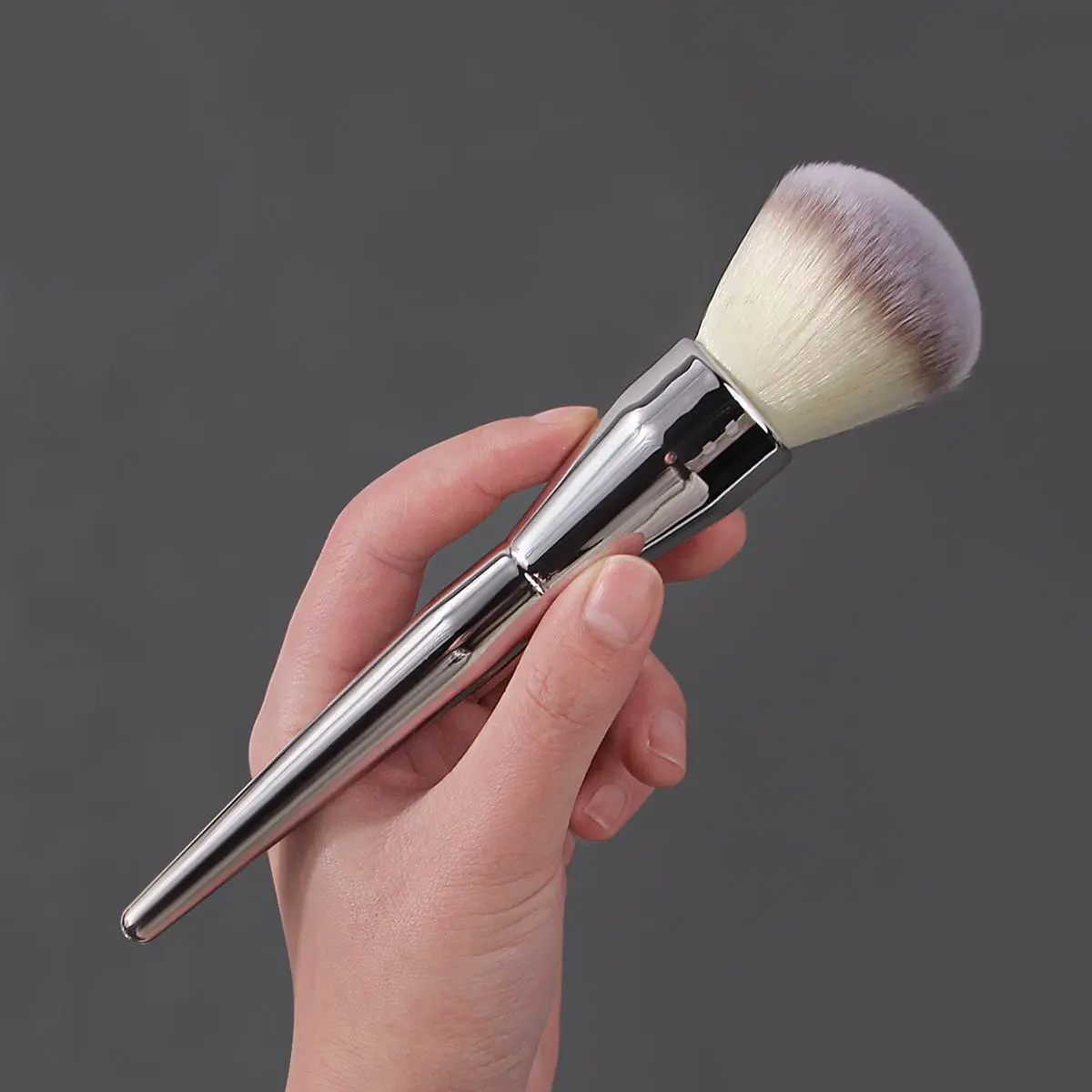 1PCS Extra Large Fluffy Soft Powder Brush, Multi-Functional Blush Contour Brush, Perfect Makeup Tool for Beginners, Soft Nylon Bristles, Face Makeup Brushes, Multifunctional Makeup Brushes, Cosmetic Brushes