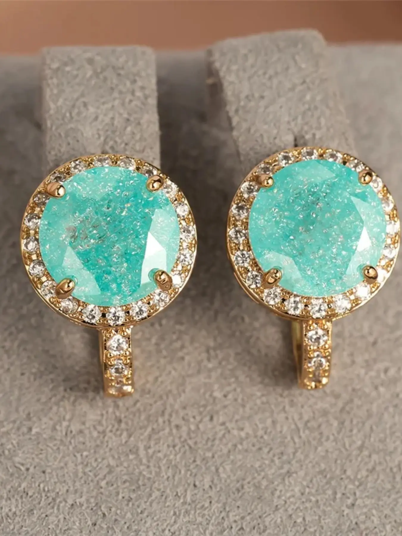 A pair of female round stone earrings, synthetic crystal, fashionable retro gold, suitable for wearing as a piece of jewelry at weddings and special occasions, Statement Earrings, Stud Earrings Jewelry, Earring Studs