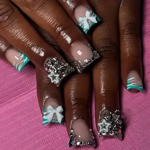 24 Pcs Duck Bill Press-On Nails, French Tips with 3D Butterfly & Star Charms, Glossy Fake Nails, Reusable, Party & Street Style, Nail Art Design, Nail Set