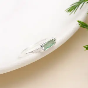 The Verdant Stardust: Green Drusy Bar Silver Ring
