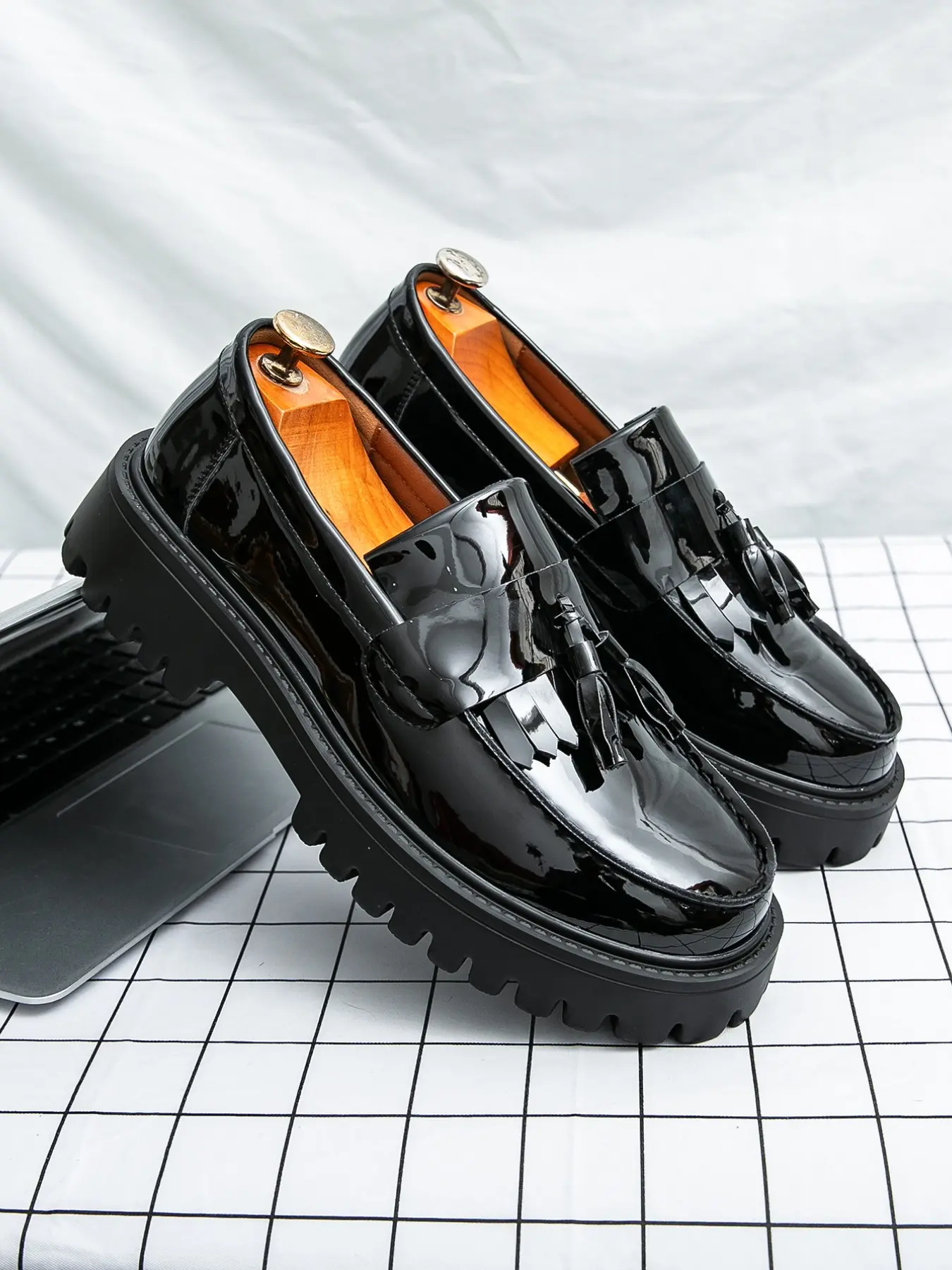 Tassel Glossy Leather Round Toe Loafers, British Style Slip-On Casual Shoes, Trendy Comfortable Footwear, Sizes 38-46, Perfect for Everyday Wear