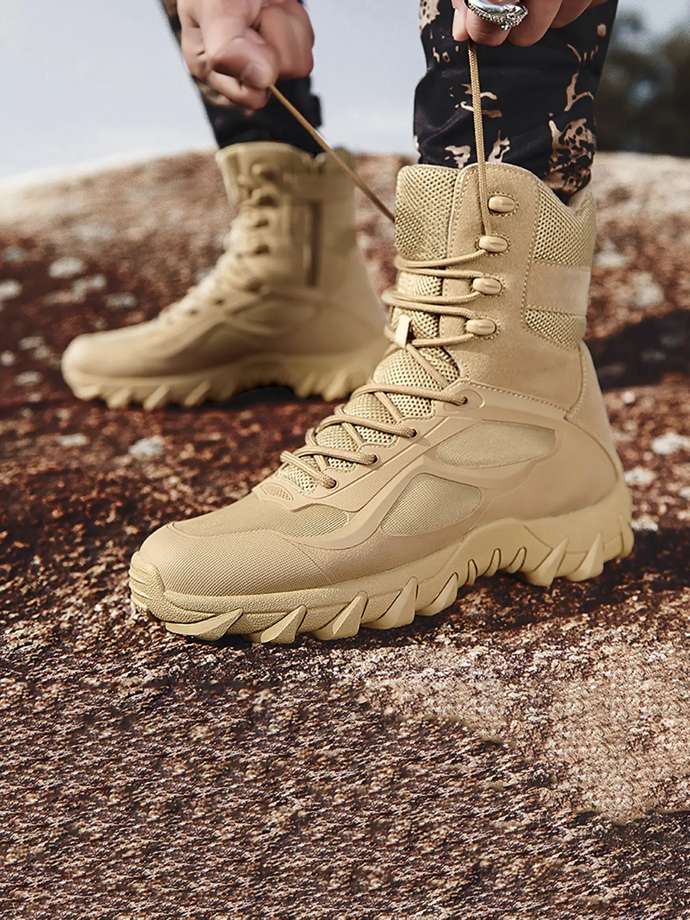 We are purchasing men's outdoor boots, durable military tactical desert boots, lightweight hiking boots, and comfortable high-top fashionable boots for camping and training, Lightweight Hiking Footwear