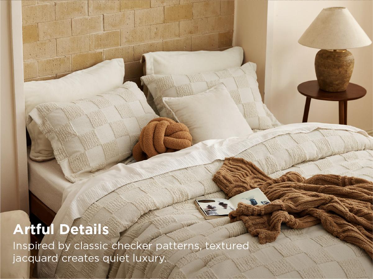 【Father 's Day Gift】Bedsure Checkered Farmhouse Shabby Chic Comforter Set ,Boho Tufted Bed Set, King Size Bedding, 3 Pieces, 1 Plaid Geometric Comforter and 2 Pillow Shams,Jacquard Design Soft Breathable Lightweight All-Season Filling OEKO-TEX Certified