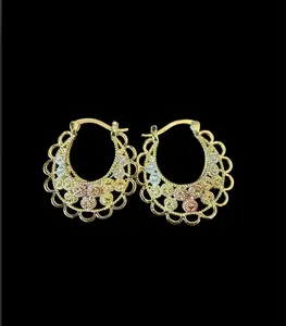 Aretes canasta tricolor de oro laminado