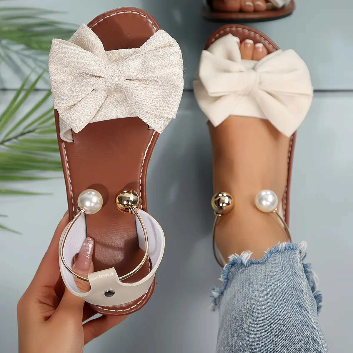 Sandalsforwomen,Pearl bow-knot women's flat sandals, lightweight, soft, comfortable, and gentle on your feet.