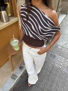 Women’s Colorblock Off-Shoulder Striped Blouse Top Black and White Stripes Slim Fit Sexy Off Shoulder Design Breathable Comfortable Lightweight Woven Texture Casual Aesthetic Style Street Fashion Daily Everyday Versatile Trendy Sexy Top