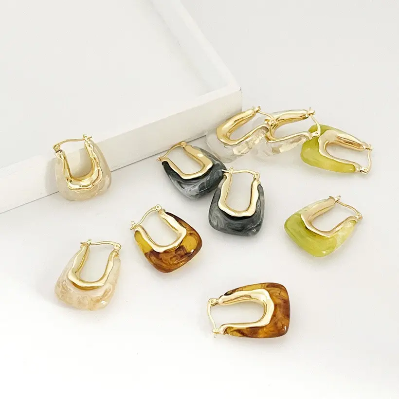 Retro Tortoise Shell Earrings - Fashion Accessory