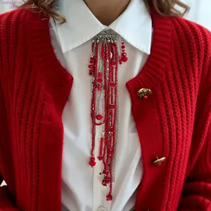 Trendy Minimalist Rice Bead Crystal Brooch INS Stylish Personalized Safety Pin Versatile Daily Accessory Elegant Sparkly Rhinestone Lapel Pin Multi Functional Fashion Jewelry for Women Office Commute Party Casual Outfit Decoration